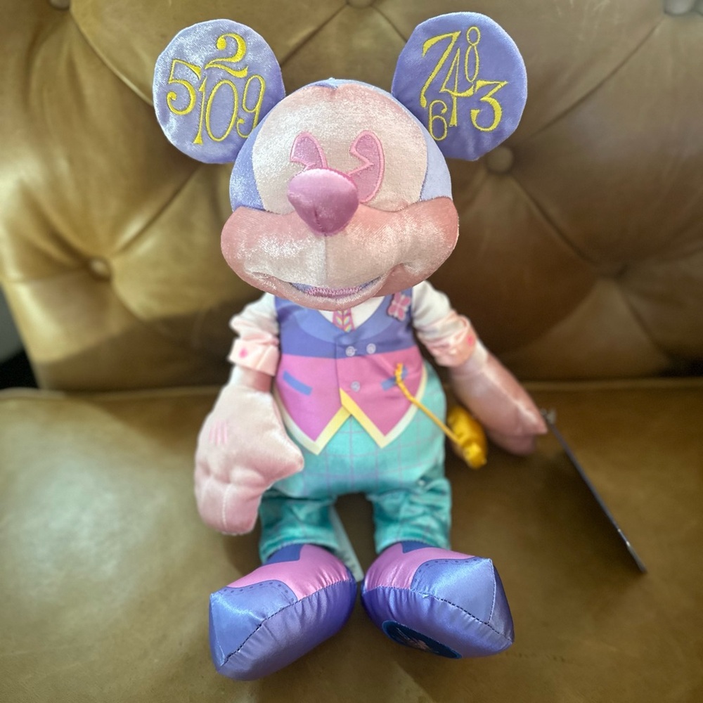 NWT Disney The Main Attraction Limited Edition Series Mickey Mouse Plush